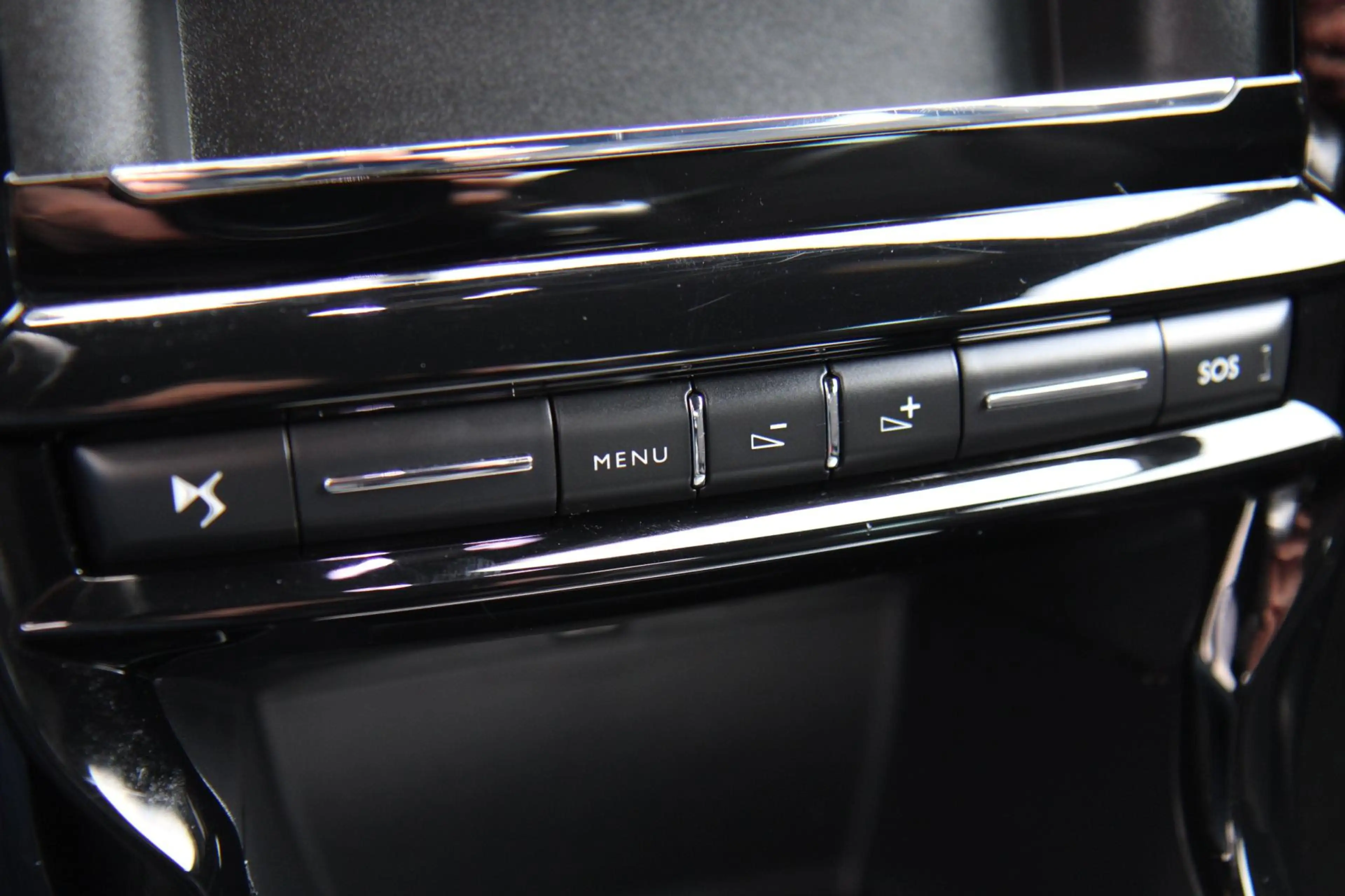 DS Automobiles DS 3 Cabrio 1.2 PureTech So Chic Hifi Sound Navi Camera — photo 33