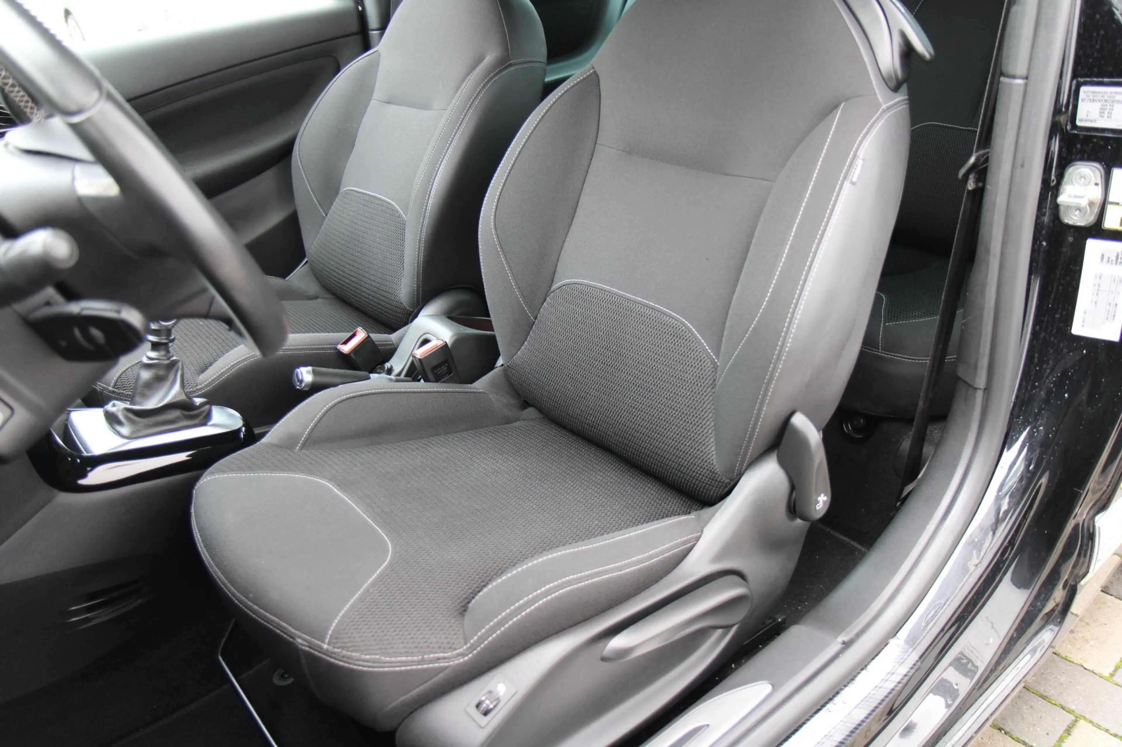 DS Automobiles DS 3 Cabrio 1.2 PureTech So Chic Hifi Sound Navi Camera — photo 14