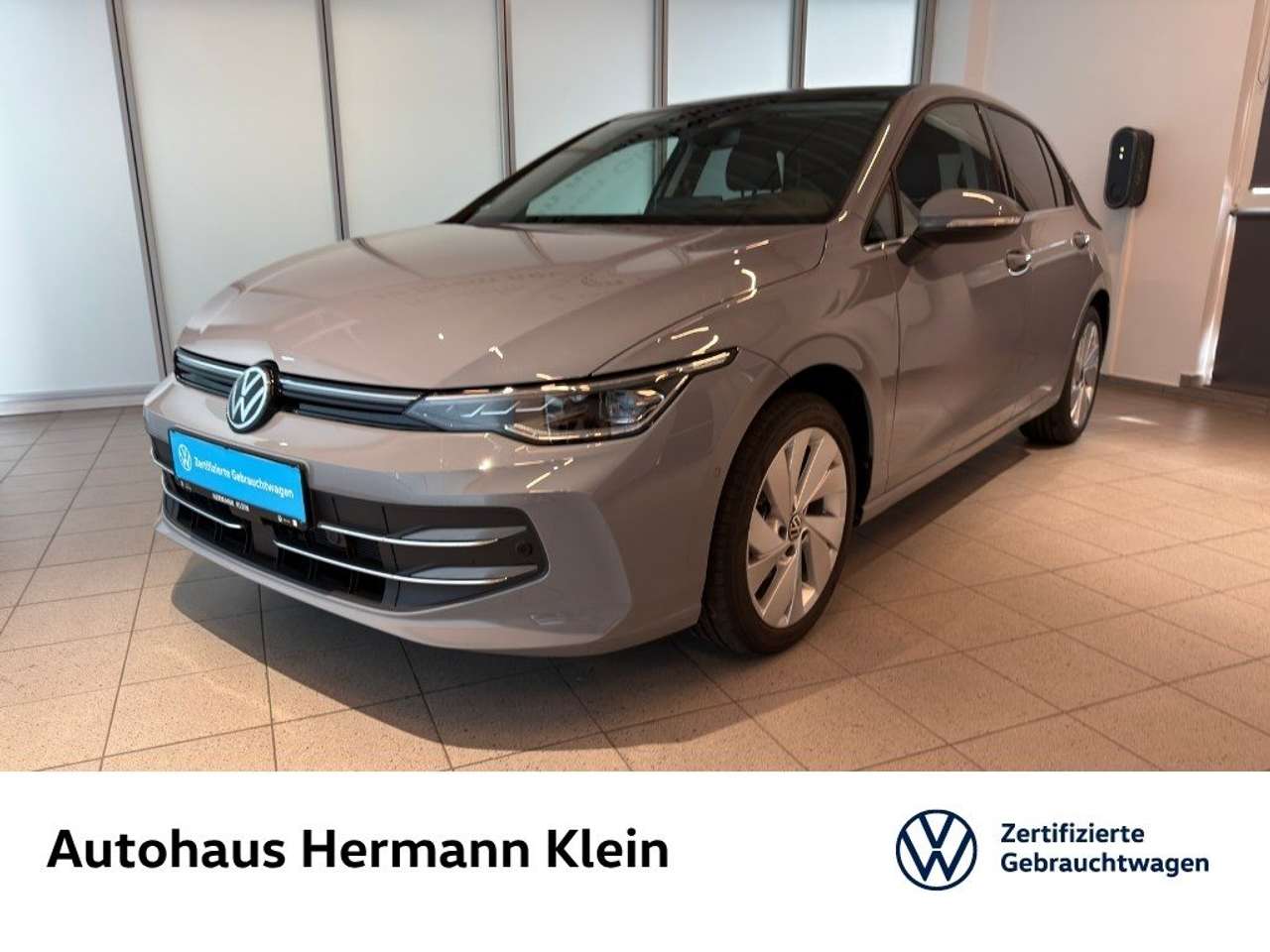 Volkswagen Golf — Volkswagen Golf VIII 1,5 eTSI Style LED-Matrix, Massage FS, Navi