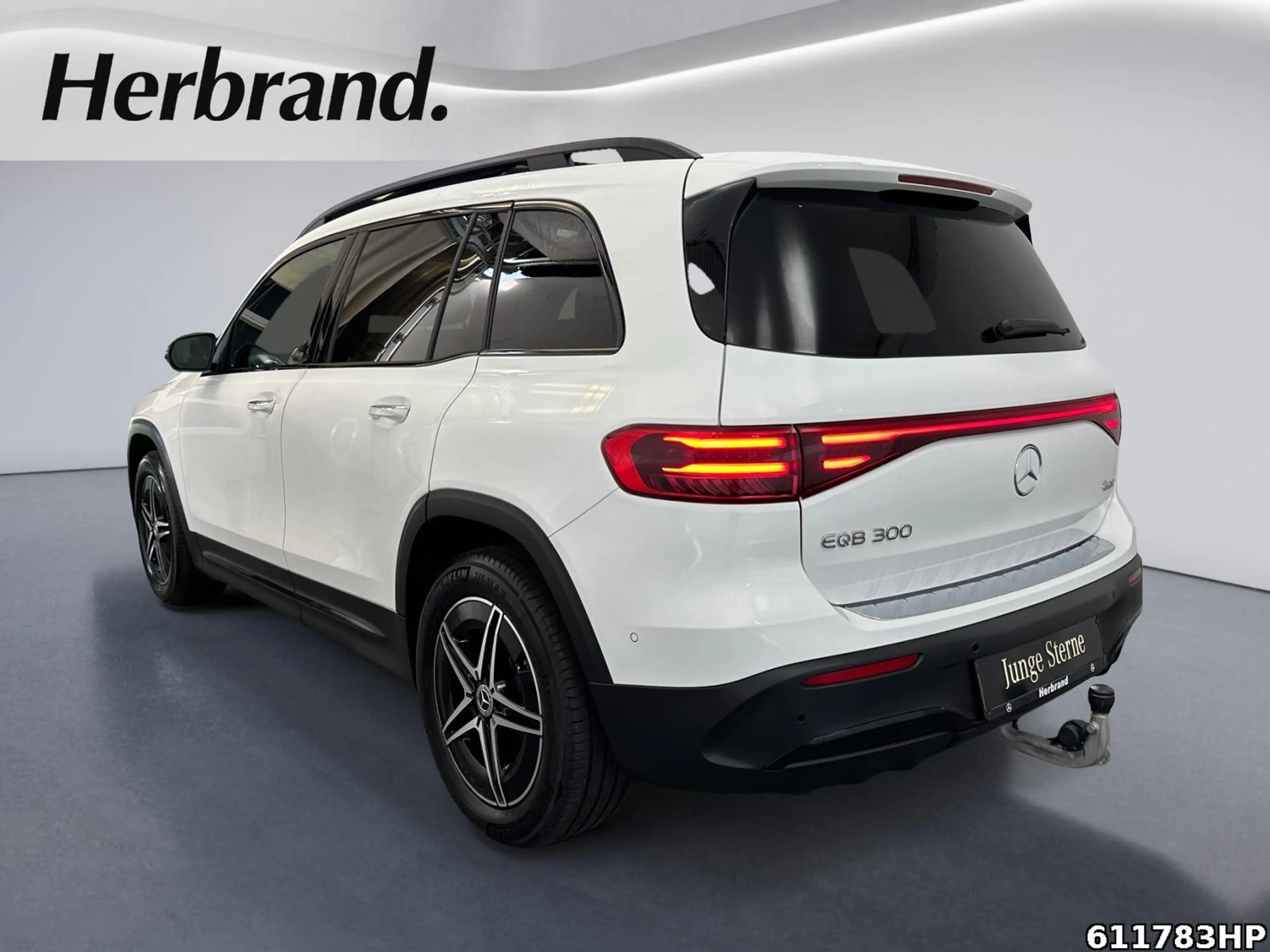 Mercedes-Benz EQB 300 4M AMG Pano AHK Night 360° LED Keyless. — photo 4