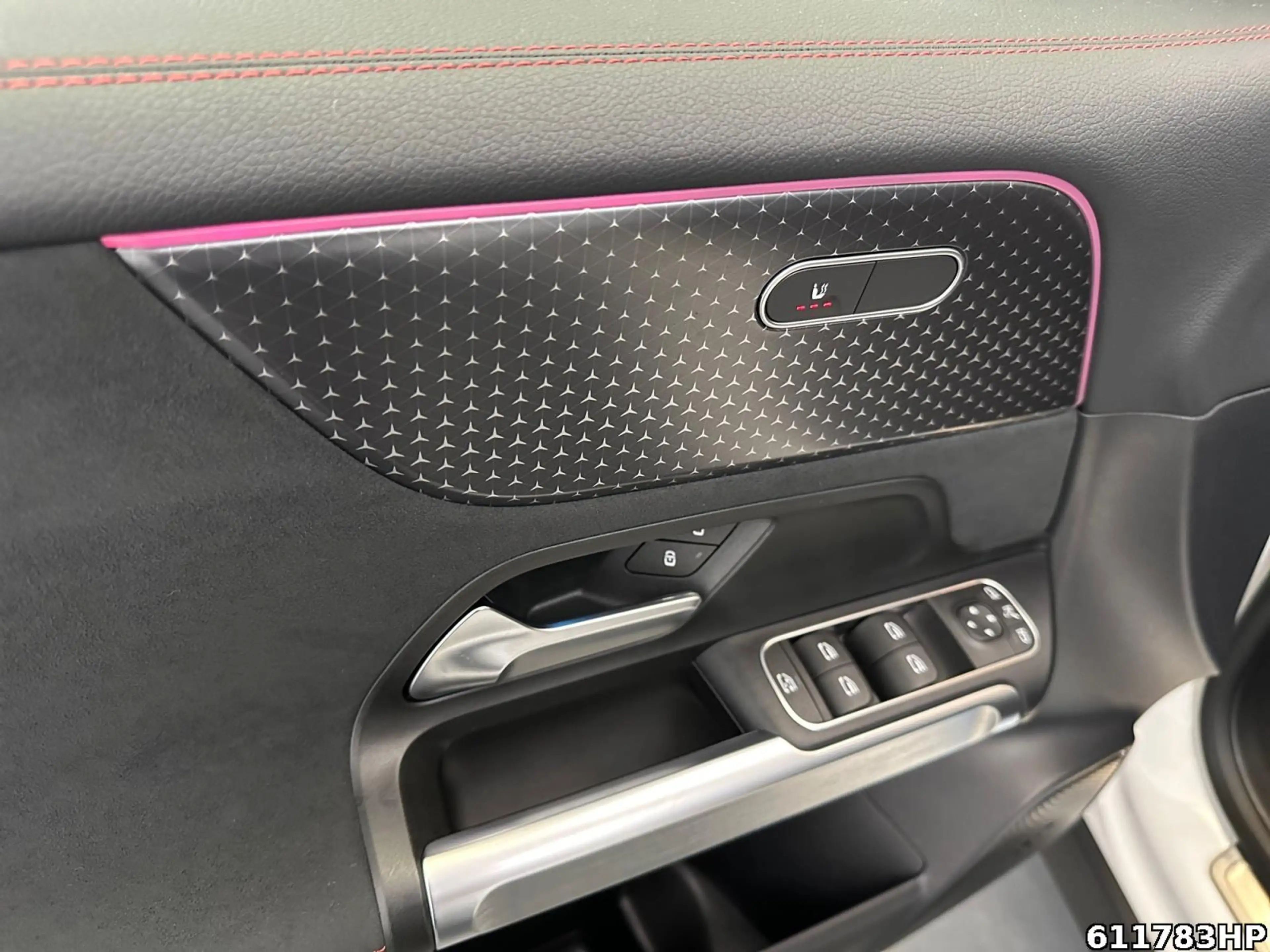Mercedes-Benz EQB 300 4M AMG Pano AHK Night 360° LED Keyless. — photo 14