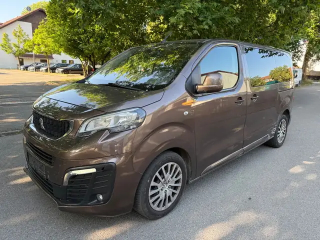 Peugeot Traveller
