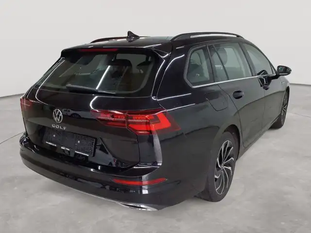 Volkswagen Golf view 4