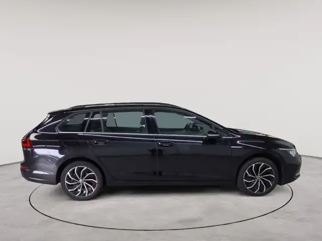 Volkswagen Golf view 3