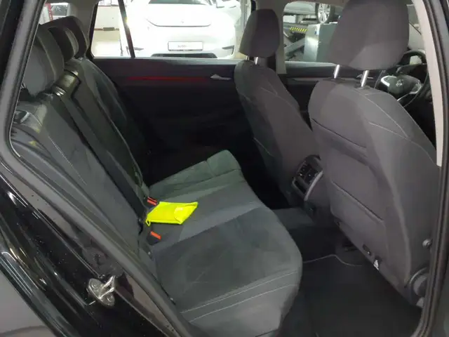 Volkswagen Golf view 14