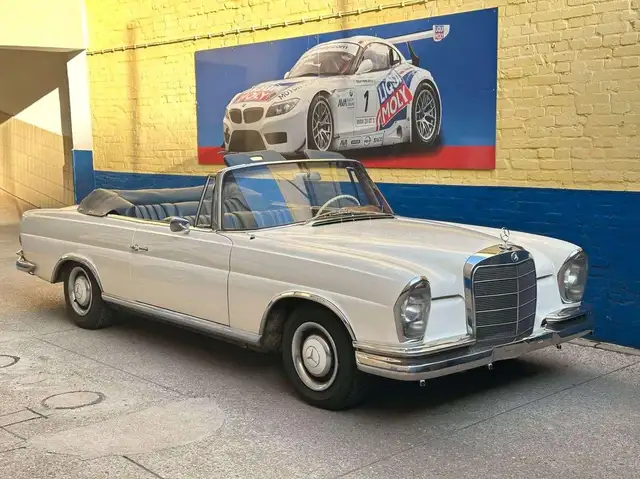 Mercedes-Benz 220 SE/b Cabrio