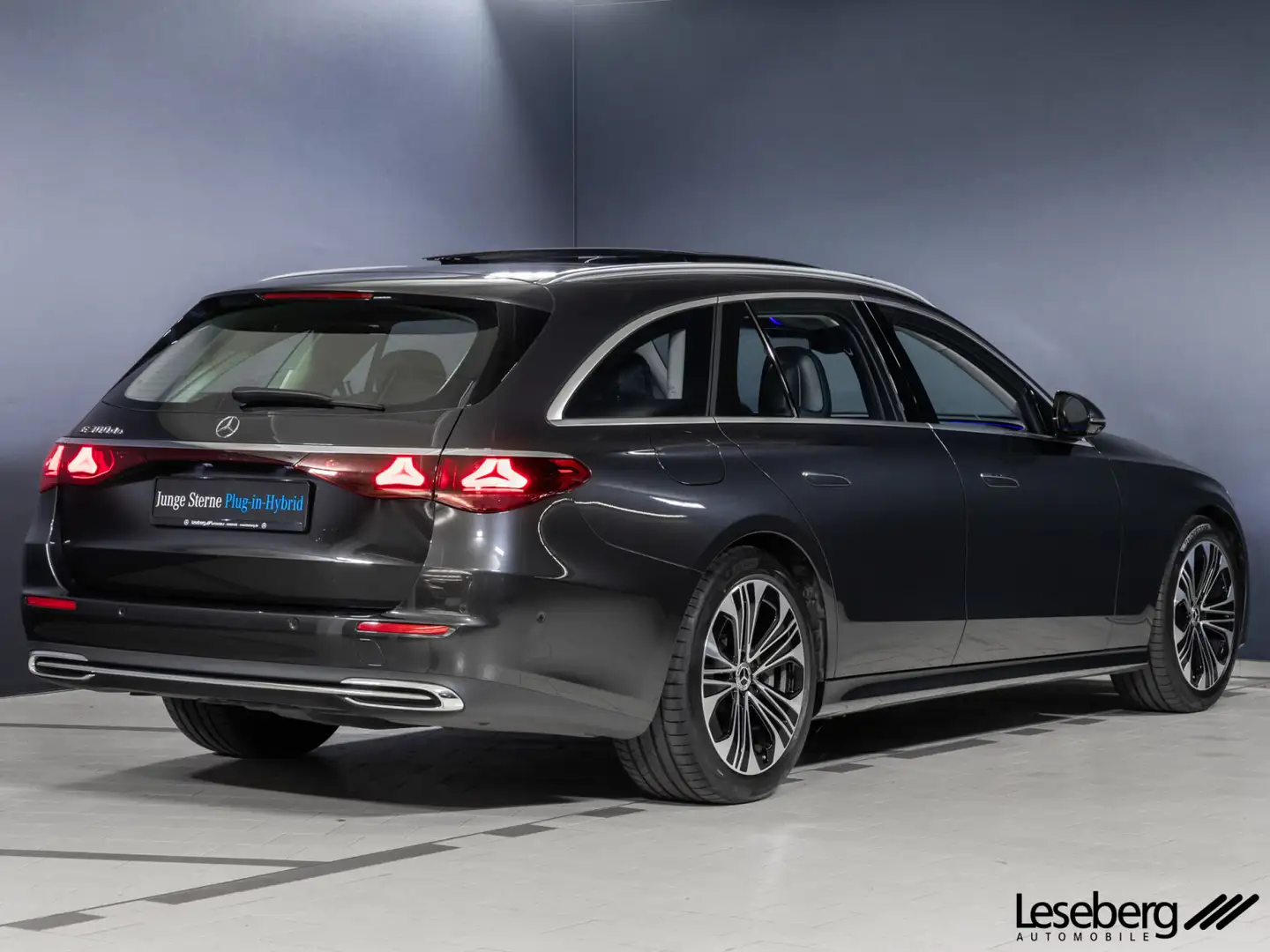 Mercedes-Benz E 300 E 300 de T Avantgarde DIG.LIGHT/Pano/AHK/Distro/ Grau - 2