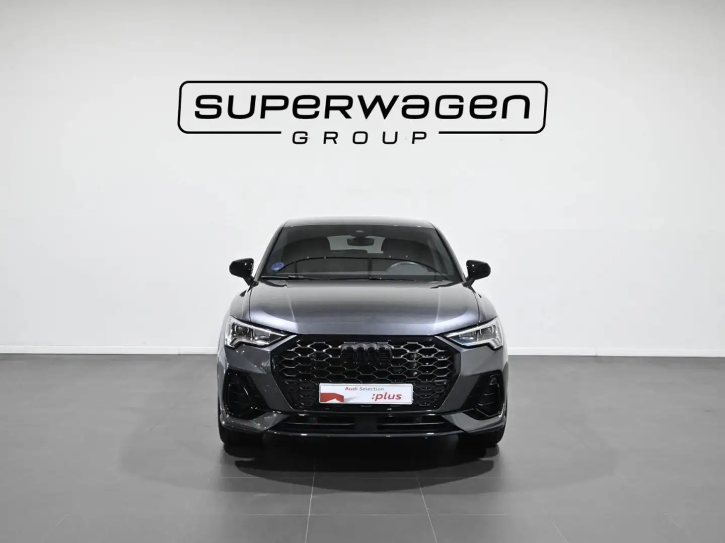 Audi Q3 Sportback 45 TFSIe Black line S-tronic Gris - 2
