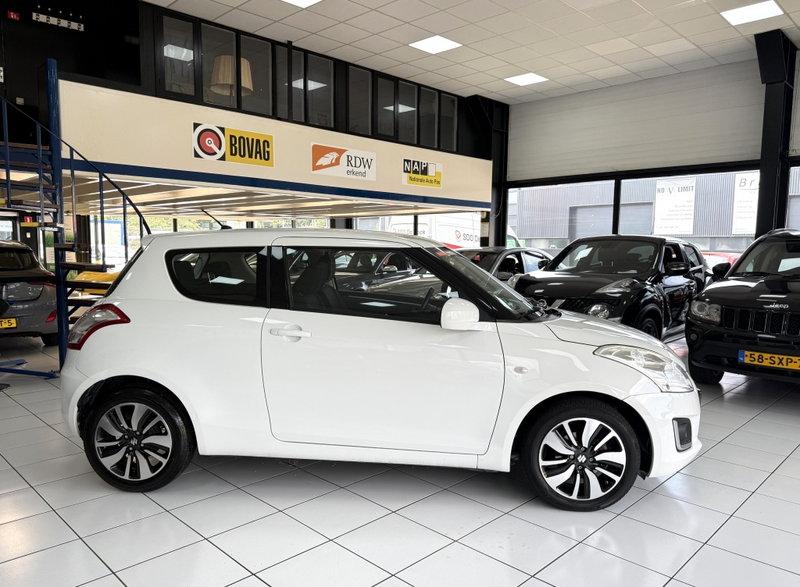 Suzuki Swift 1.2 Base EASSS — photo 7