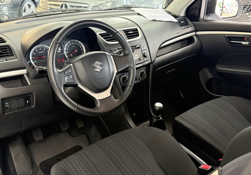 Suzuki Swift 1.2 Base EASSS — photo 20