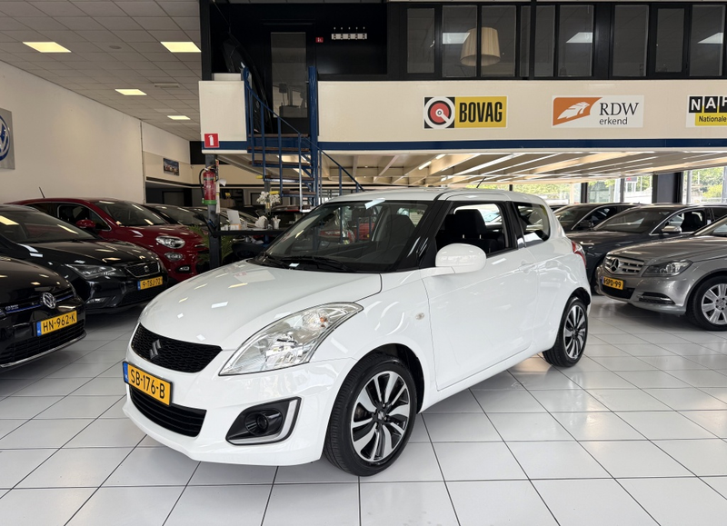 Suzuki Swift 1.2 Base EASSS — photo 2