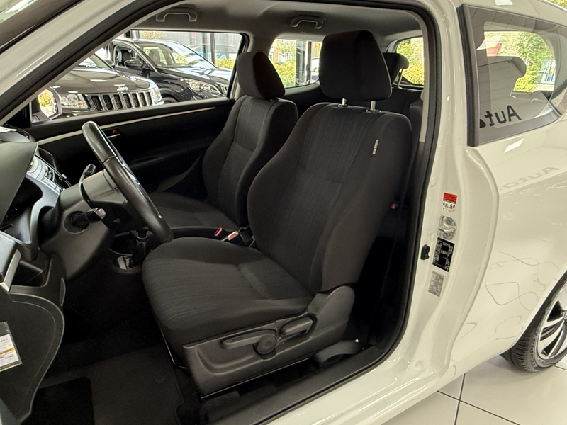 Suzuki Swift 1.2 Base EASSS — photo 21