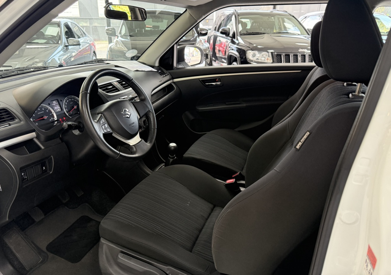 Suzuki Swift 1.2 Base EASSS — photo 19