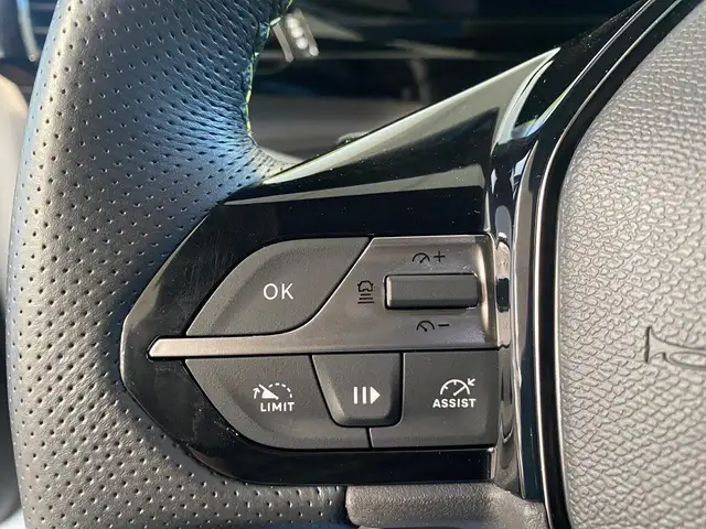 Peugeot 308 view 12