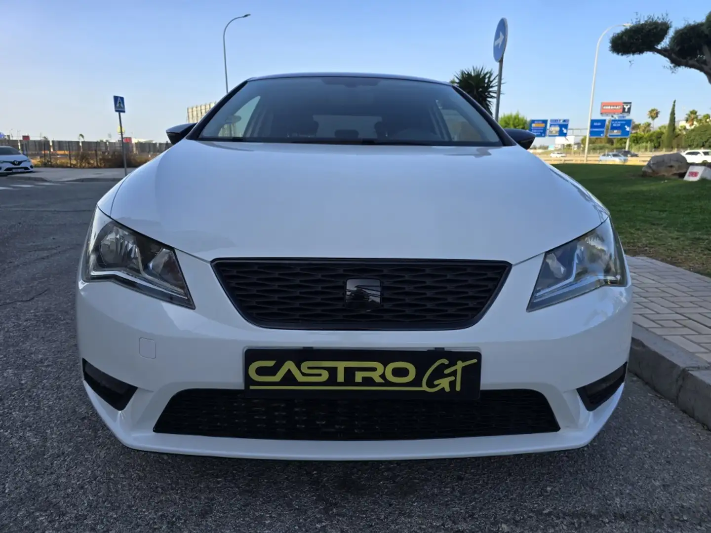 SEAT Leon SC 1.6TDI CR S&S Style 105 Blanco - 2