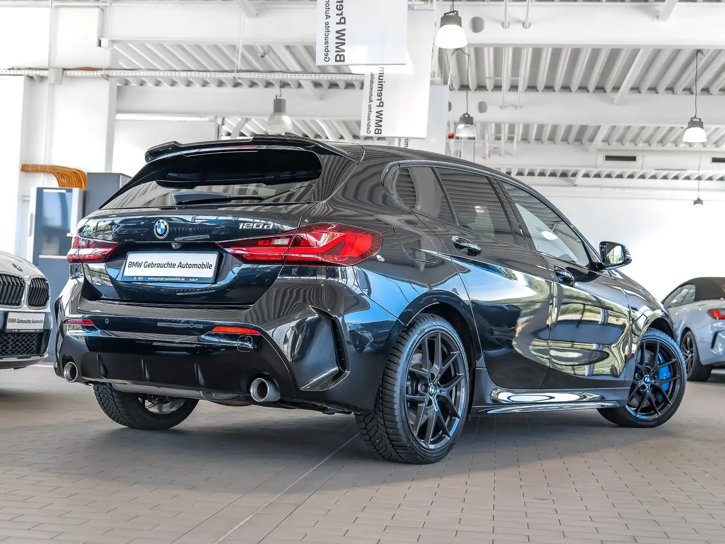 BMW 120 d xDrive MSport Pano HeadUp Kamera Schwarz - 2