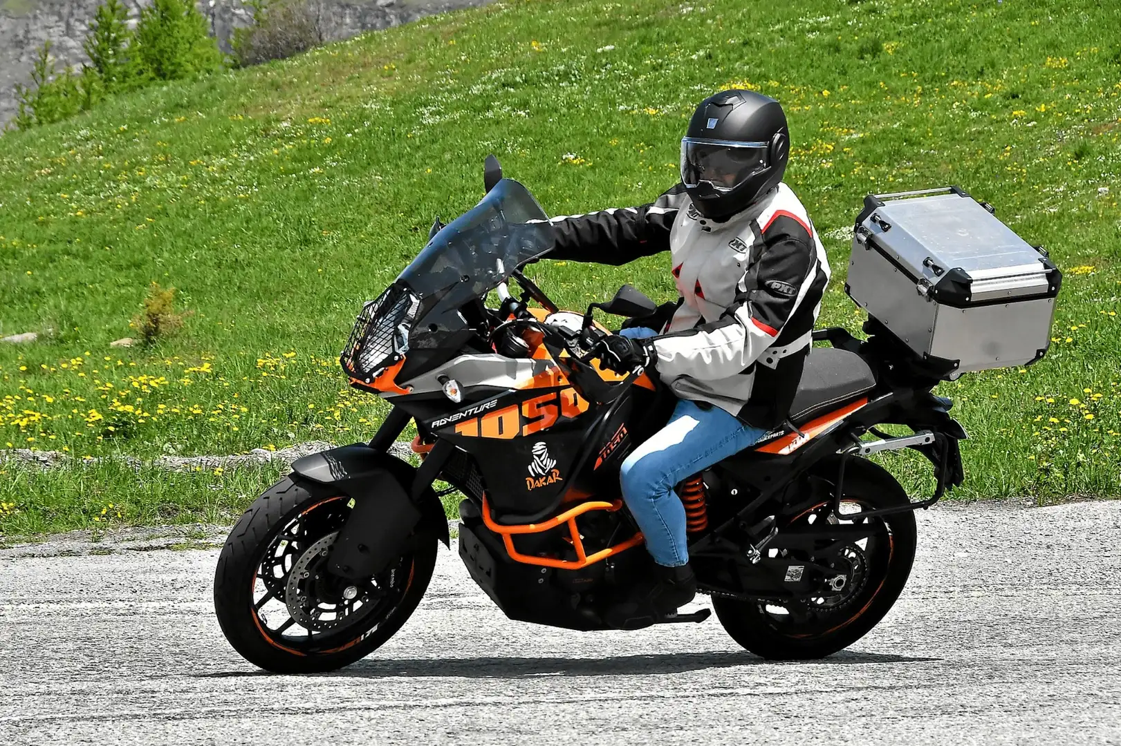 KTM 1050 Adventure Orange - 2