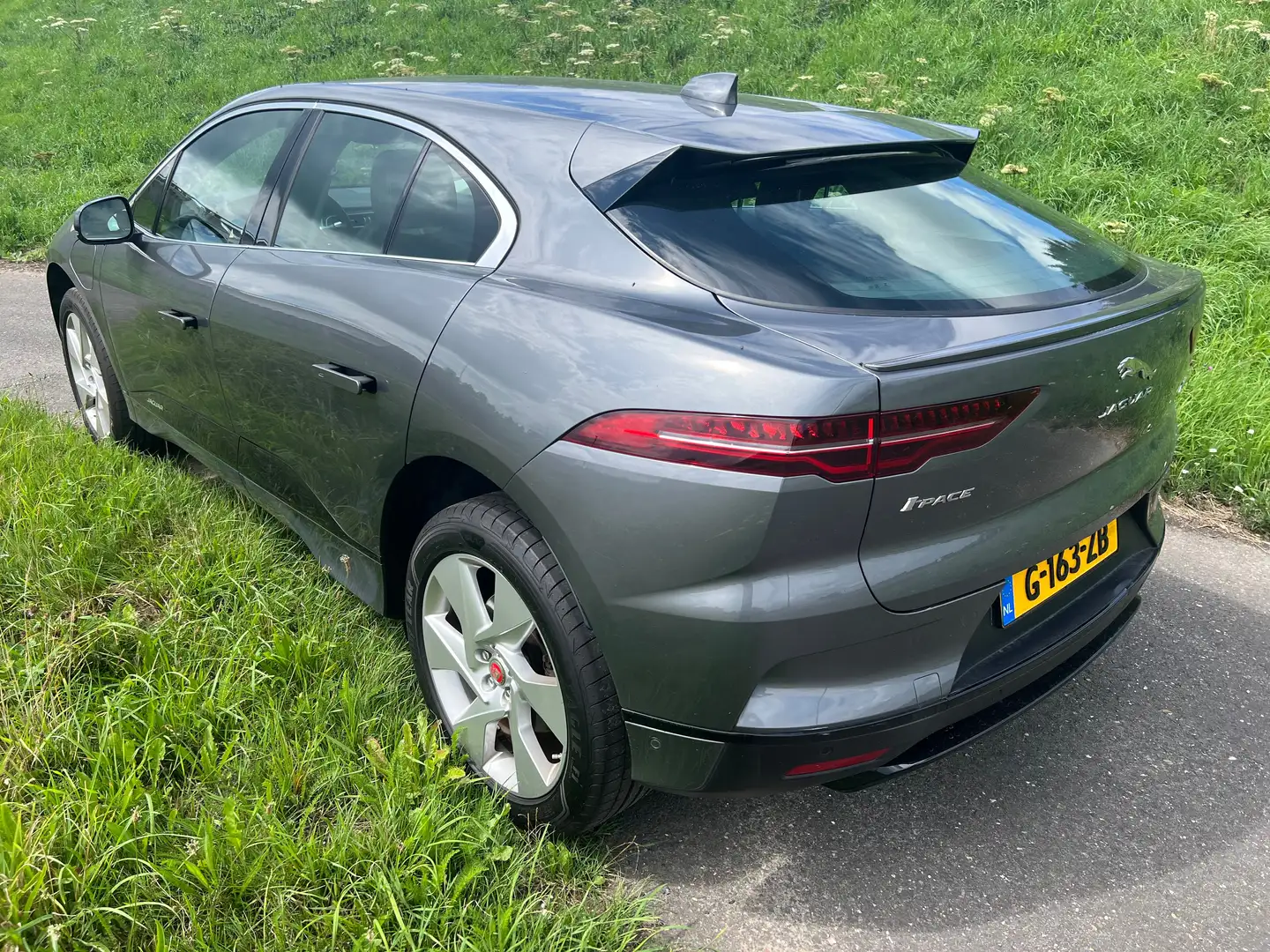 Jaguar I-Pace I-Pace EV400 Bns Edition SE 16487,00 exbtw export Grijs - 2