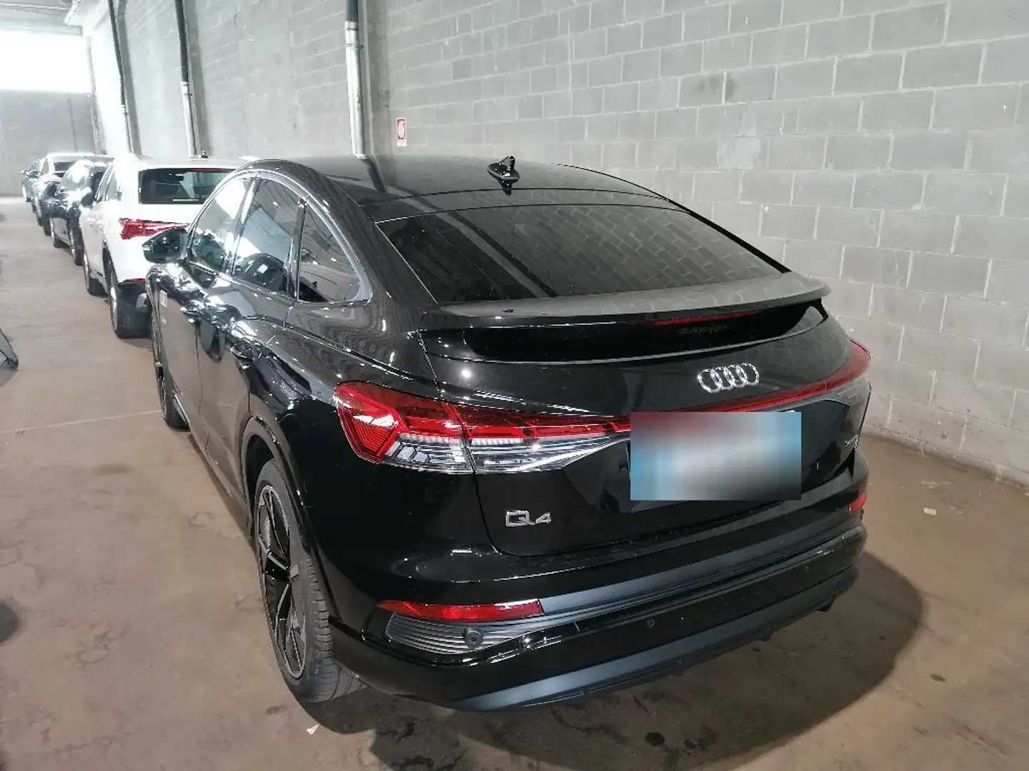 Audi Q4 e-tron Sportback quattro 45 S-Line Schwarz - 2