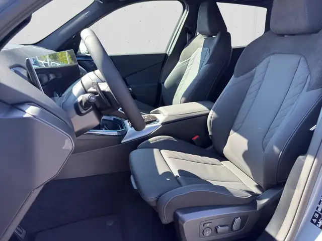 BMW X3 view 8