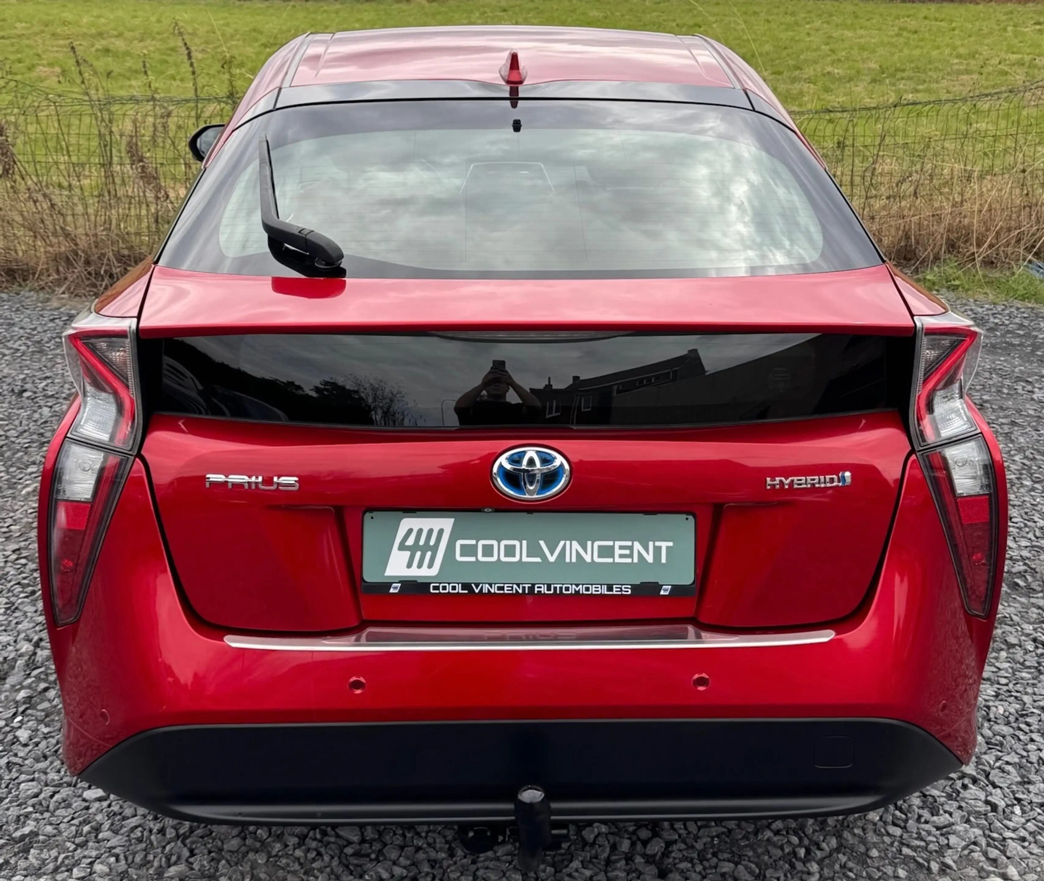 Toyota Prius PHEV 1.8i Red Edition - FULL Options — photo 5