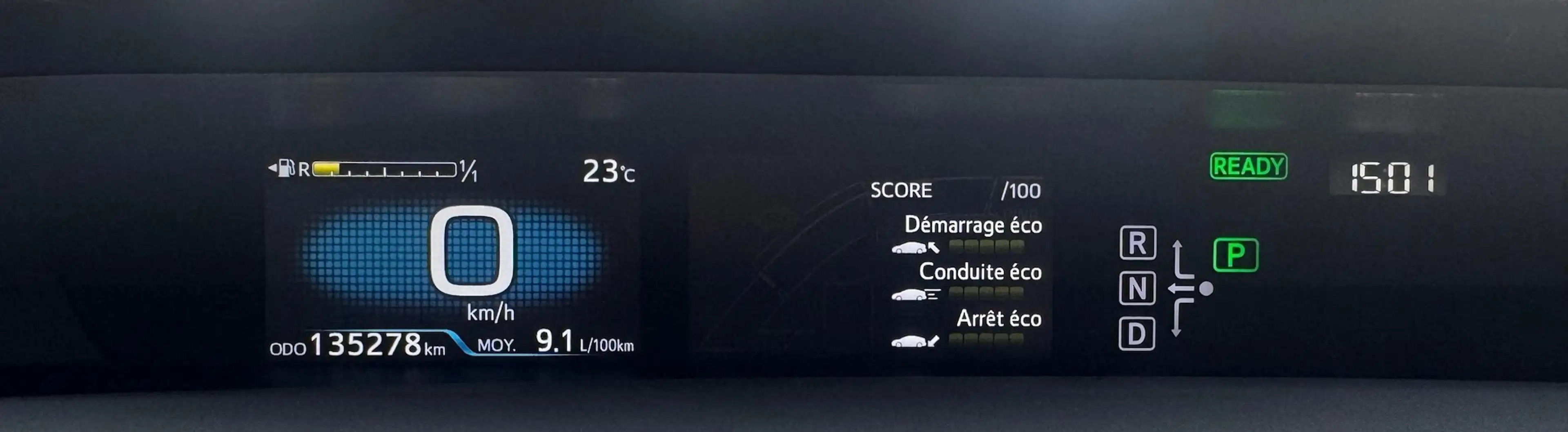 Toyota Prius PHEV 1.8i Red Edition - FULL Options — photo 7