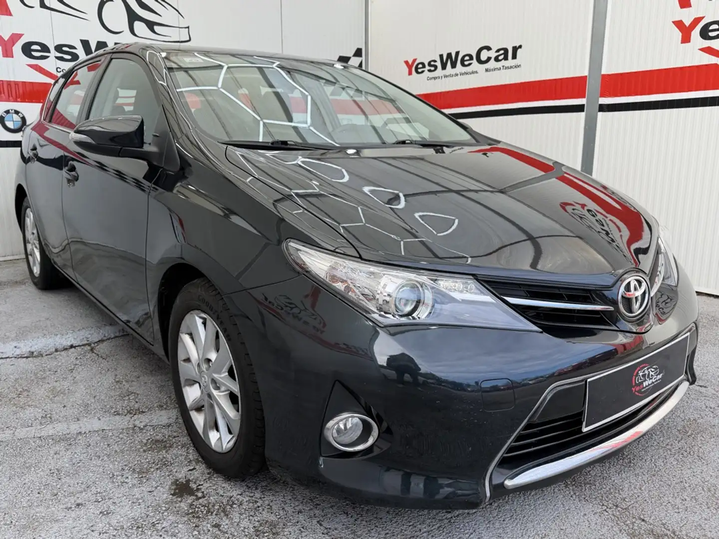 Toyota Auris 120D Active Grau - 1
