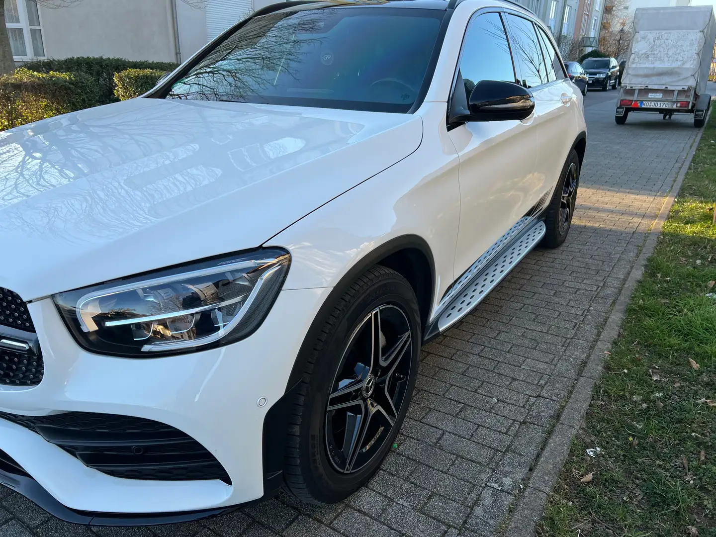 Mercedes-Benz GLC 200 GLC 200 4Matic 9G-TRONIC AMG Line Weiß - 2