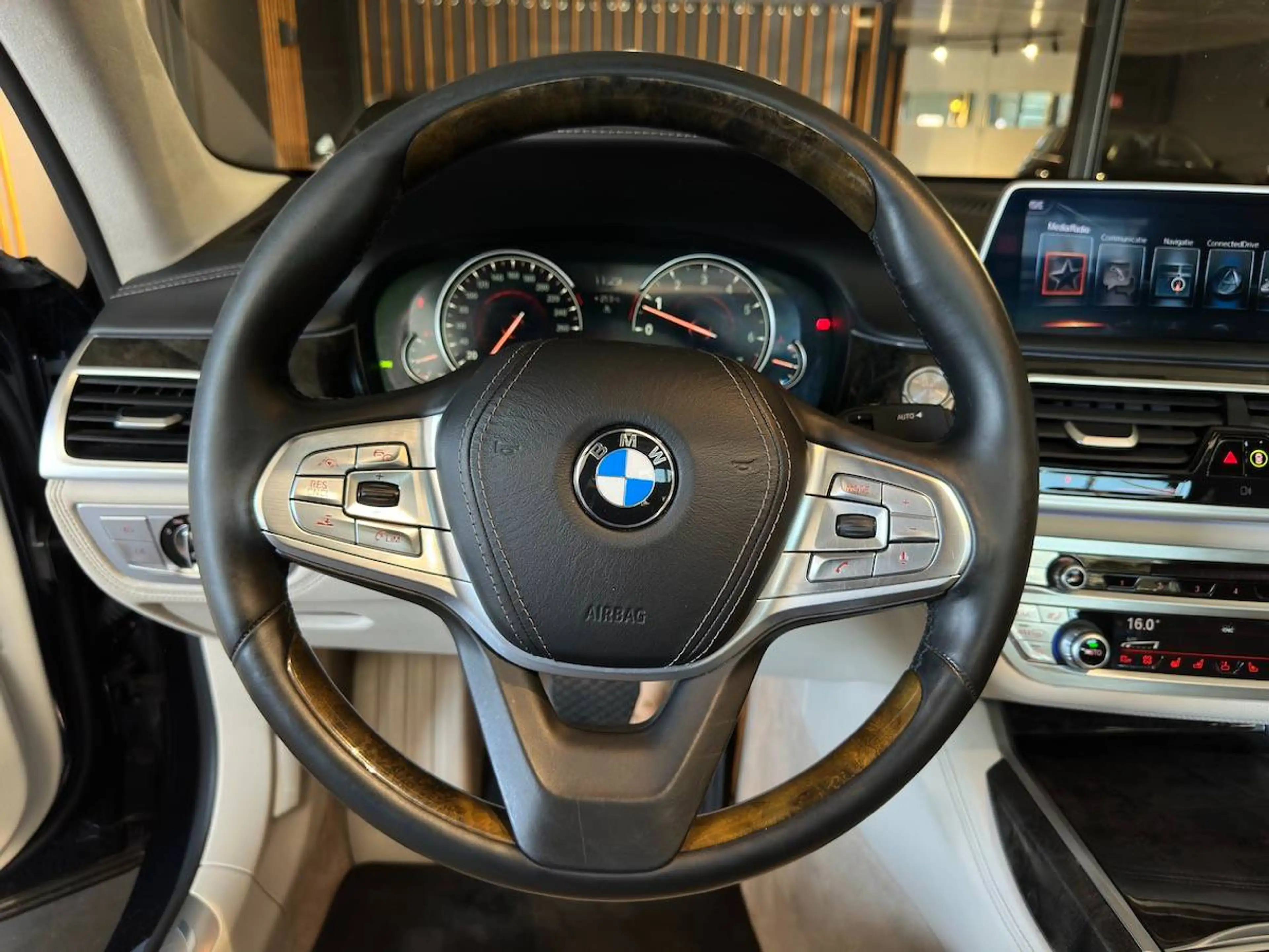 BMW 750 LI XDRIVE | Massage | ACC | Pano | B&W | ... — photo 13