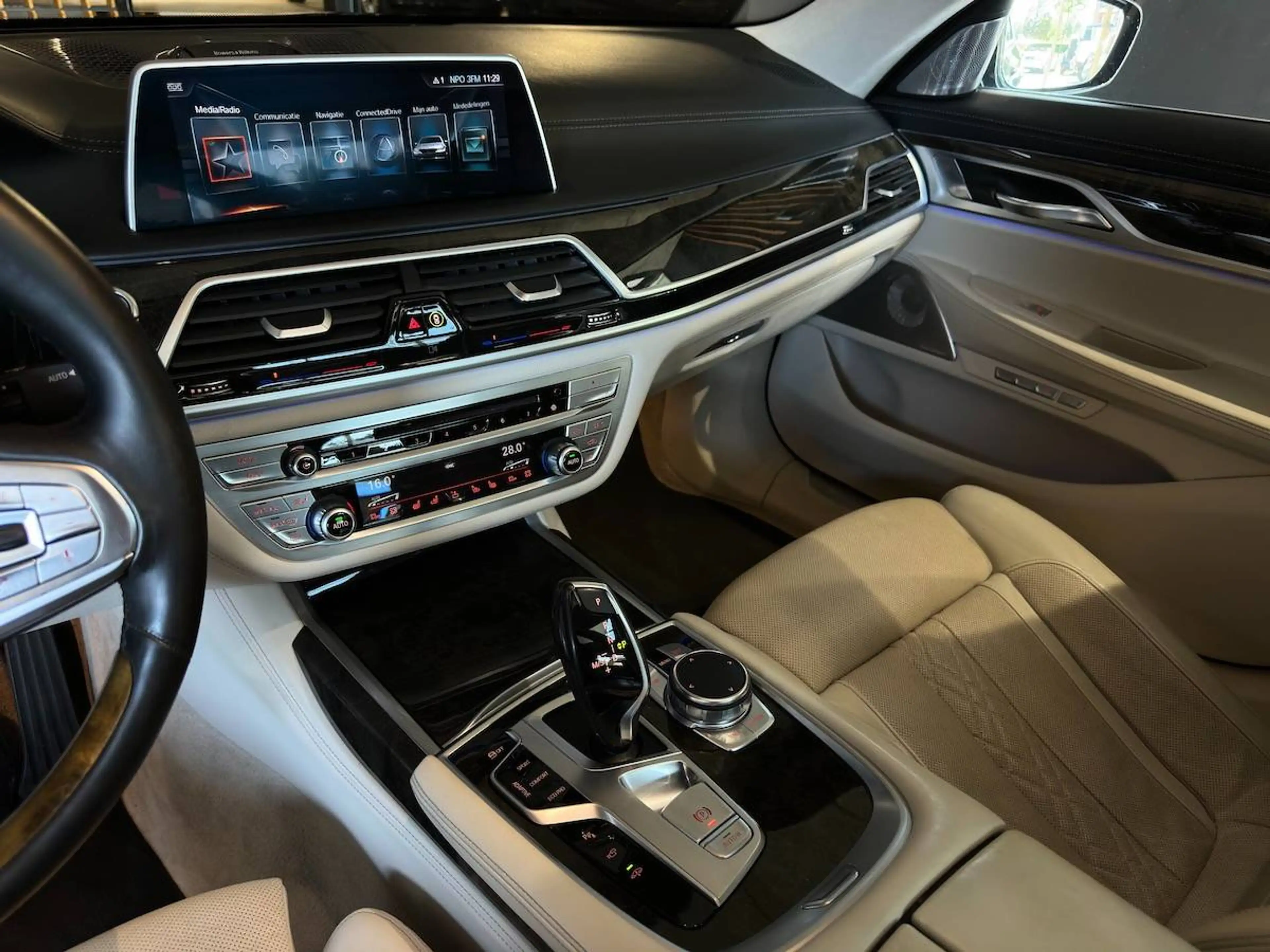 BMW 750 LI XDRIVE | Massage | ACC | Pano | B&W | ... — photo 15