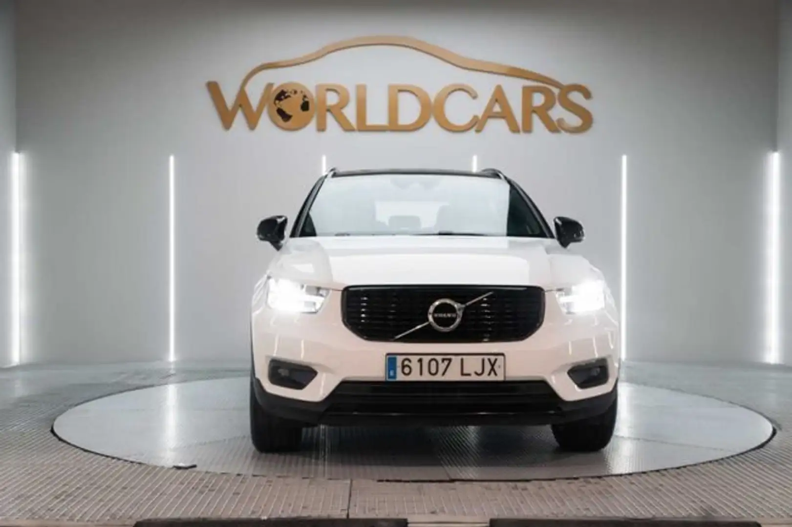 Volvo XC40 T2 R-Design Blanco - 2