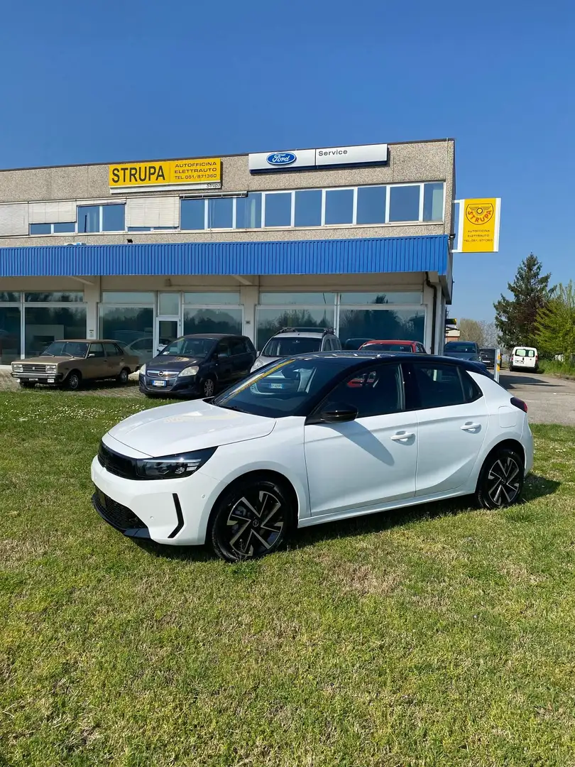 Opel Corsa 1.2 GS s Bianco - 1
