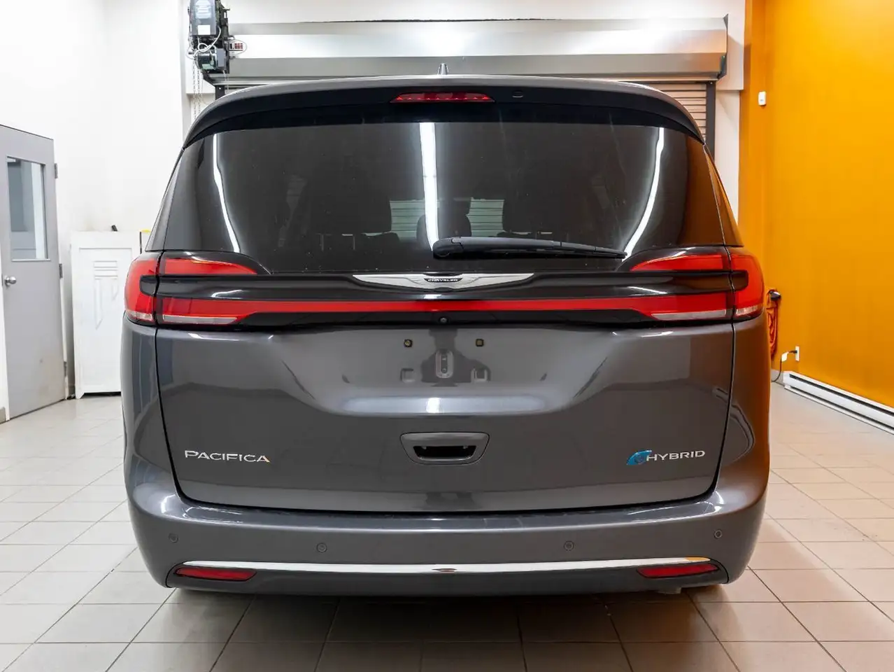 Chrysler Pacifica photo Chrysler Pacifica