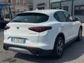 Alfa Romeo Stelvio 2.2 t Business Q4 190cv auto Blanc - thumbnail 6