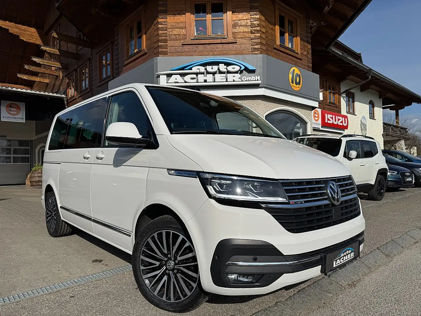Volkswagen T6.1 Multivan Highline 2,0 TDI 4Motion DSG Bílá - 1