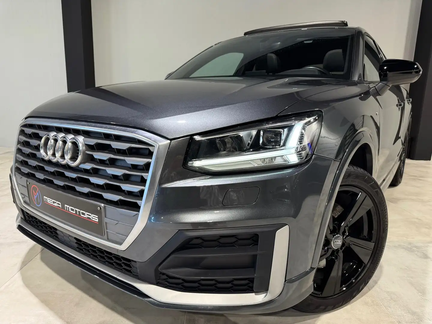 Audi Q2 S-LiNE" 30TDi 116CV GRiS DAYTONA PANO NAVi CUiR ++ Gris - 1