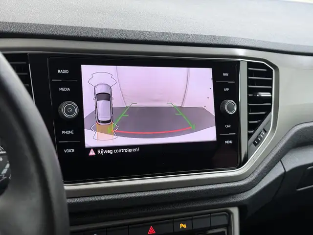 Volkswagen T-Roc view 12