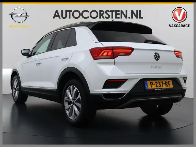 Volkswagen T-Roc view 2