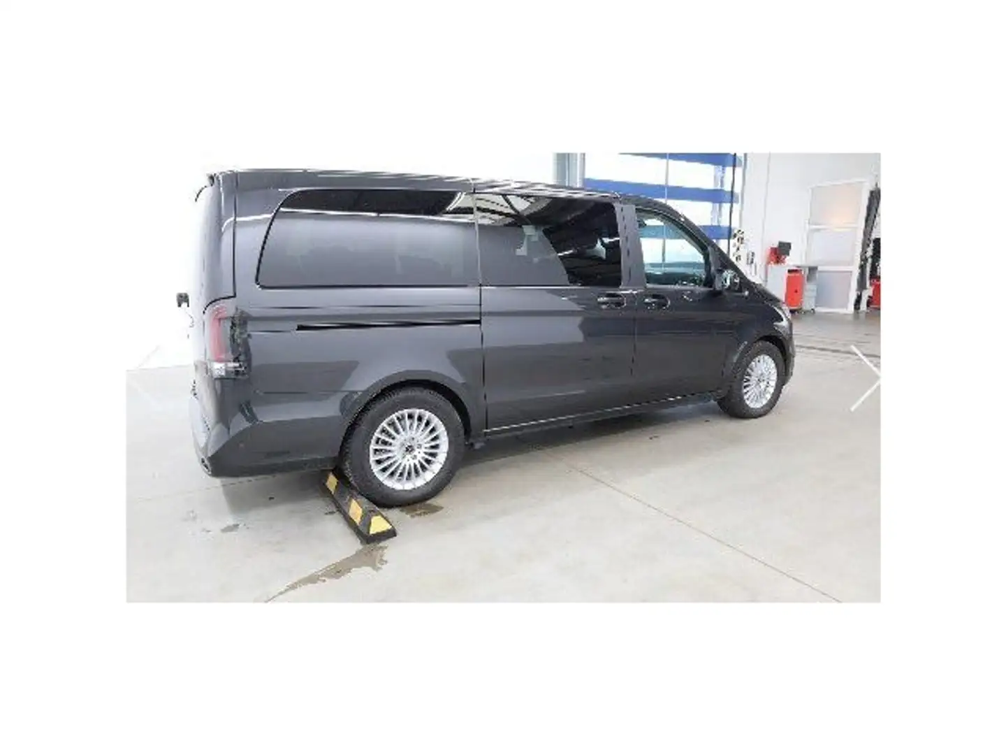 Mercedes-Benz EQV 300 300 Lang DISTRONIC/KAMERA/SITZHEIZUNG Gris - 2