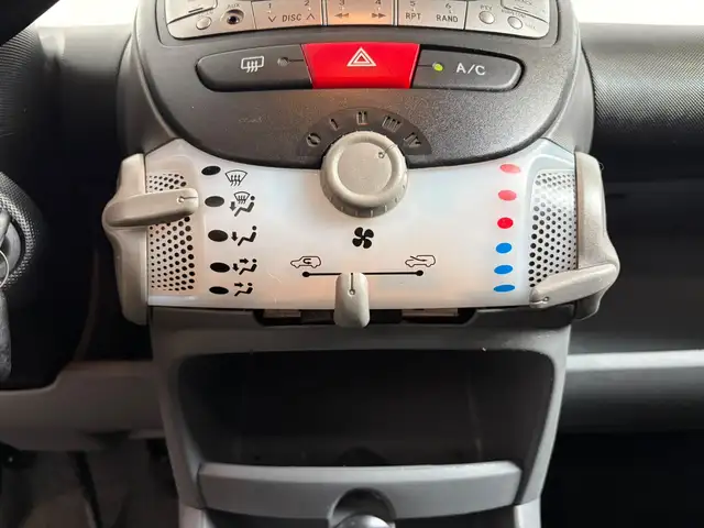 Toyota Aygo view 12