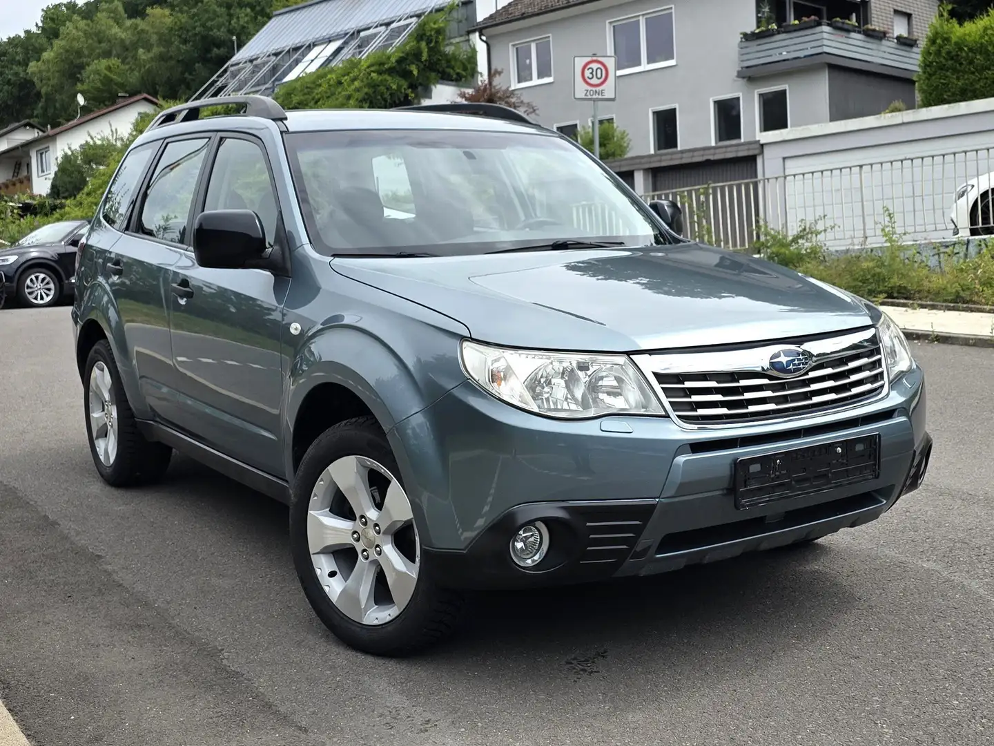 Subaru Forester 2.0X, Tüv Kupplung Zahnr. Neu, AHK 2000KG,Klima Verde - 1
