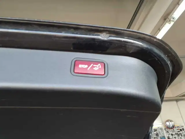 Mercedes-Benz C-Class view 22