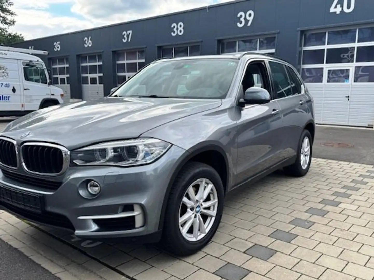 BMW X5 X5 Diesel xDrive30d Sport-Aut. Silber - 2