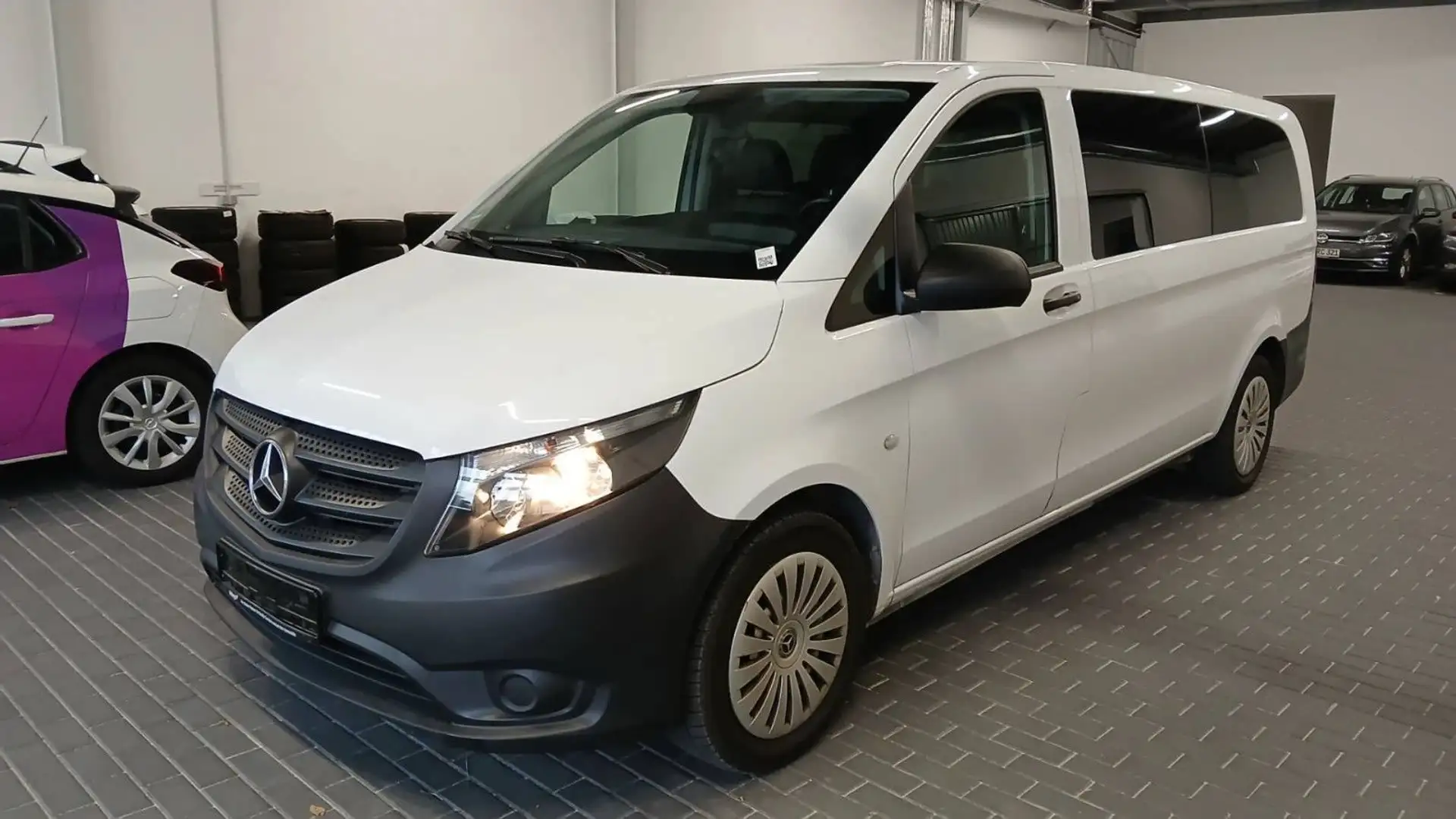 Mercedes-Benz Vito Tourer extralang 9SZ NAVI STANHEIZ AHK TAXI Weiß - 1