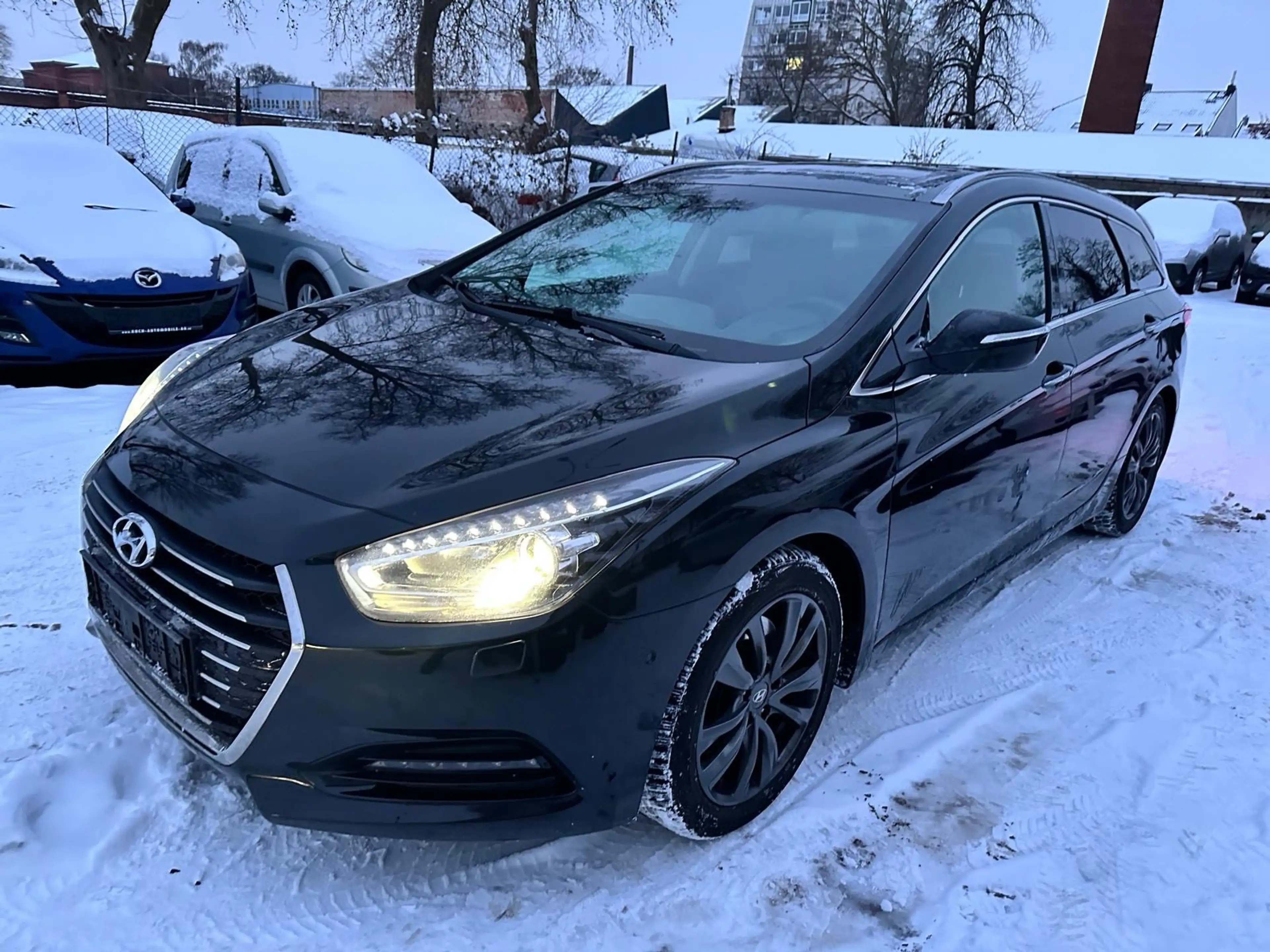 Hyundai i40 blue Premium Vollausstattung — photo 4