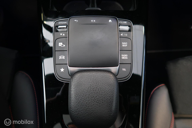 Mercedes-Benz CLA 180 Shooting Brake AMG Pano Navi Sfeerverlichting — photo 15
