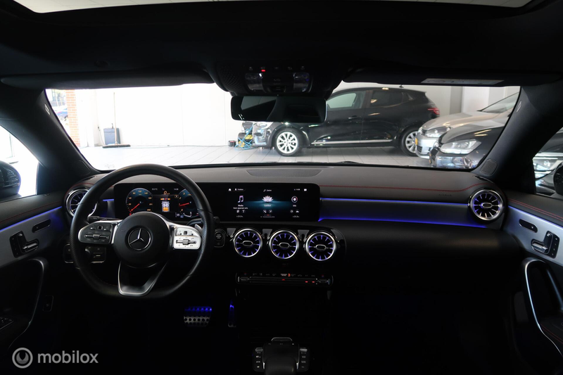 Mercedes-Benz CLA 180 Shooting Brake AMG Pano Navi Sfeerverlichting — photo 10