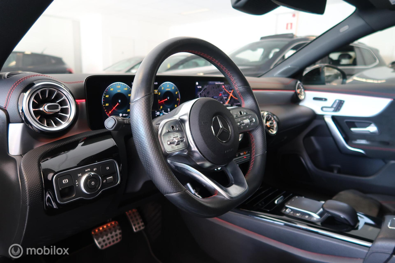 Mercedes-Benz CLA 180 Shooting Brake AMG Pano Navi Sfeerverlichting — photo 12