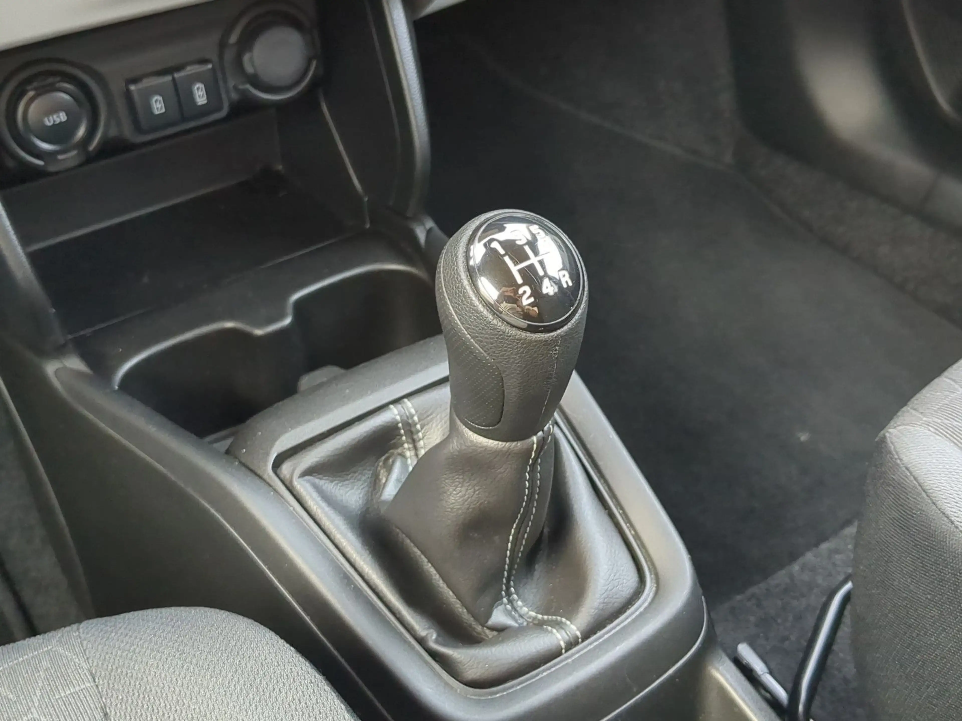 Suzuki Swift 1.2 Dualjet Hybrid Comfort+ RFK NAVI SHZ — photo 15
