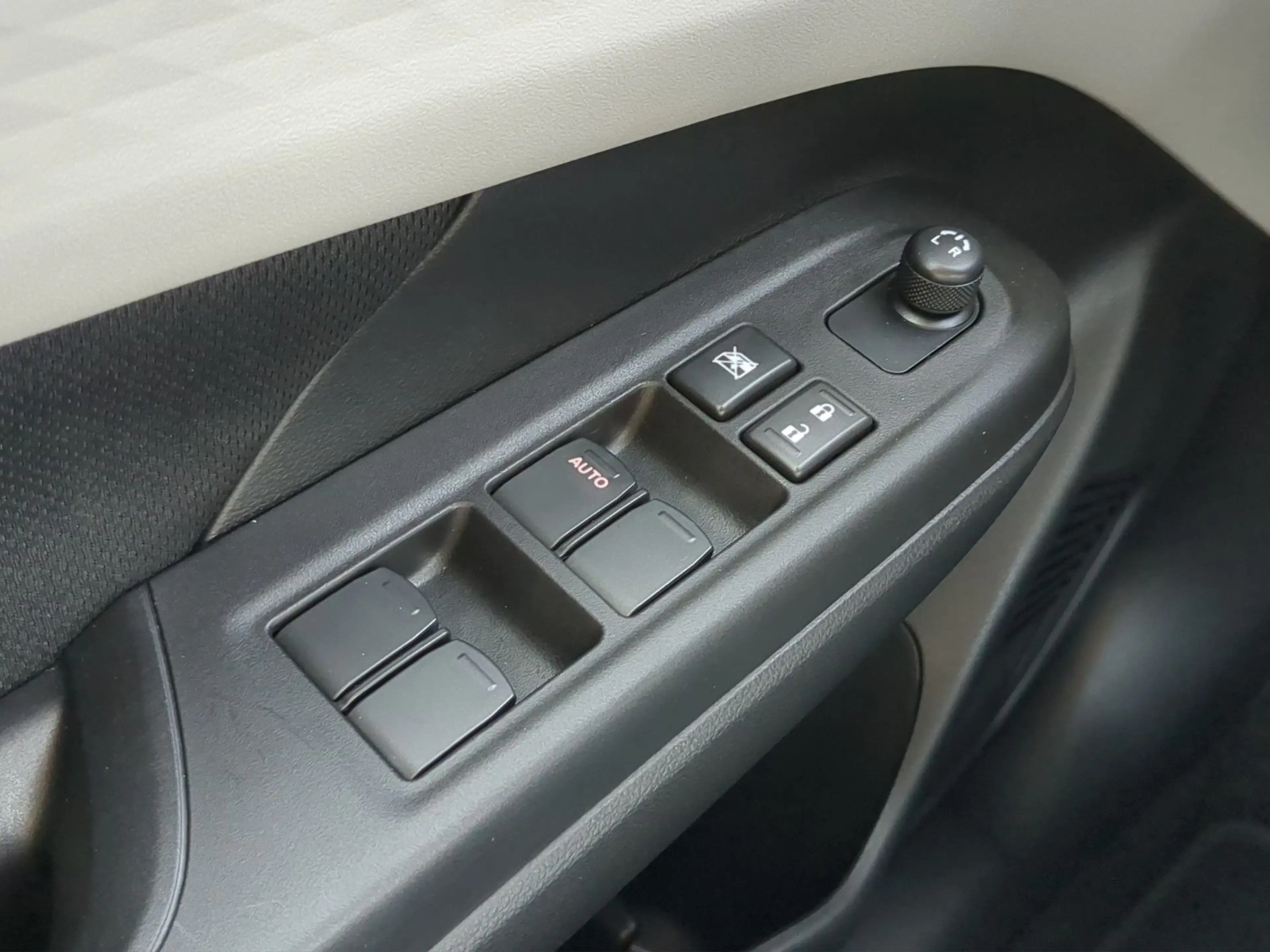 Suzuki Swift 1.2 Dualjet Hybrid Comfort+ RFK NAVI SHZ — photo 12